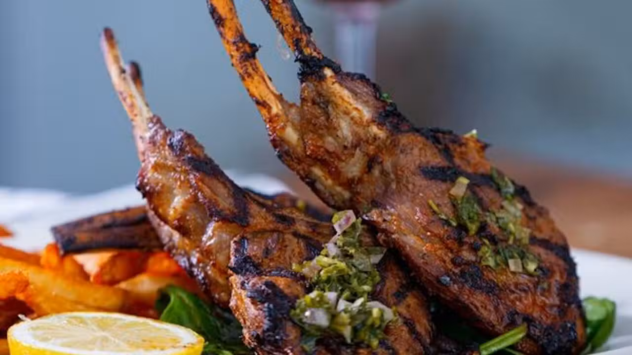 Thassos Authentic Greek Restaurant, Clarendon Hills, IL