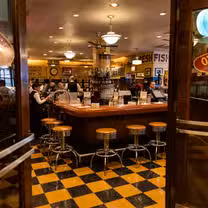 A photo of Shaw's Crab House & Oyster Bar - Chicago restaurant