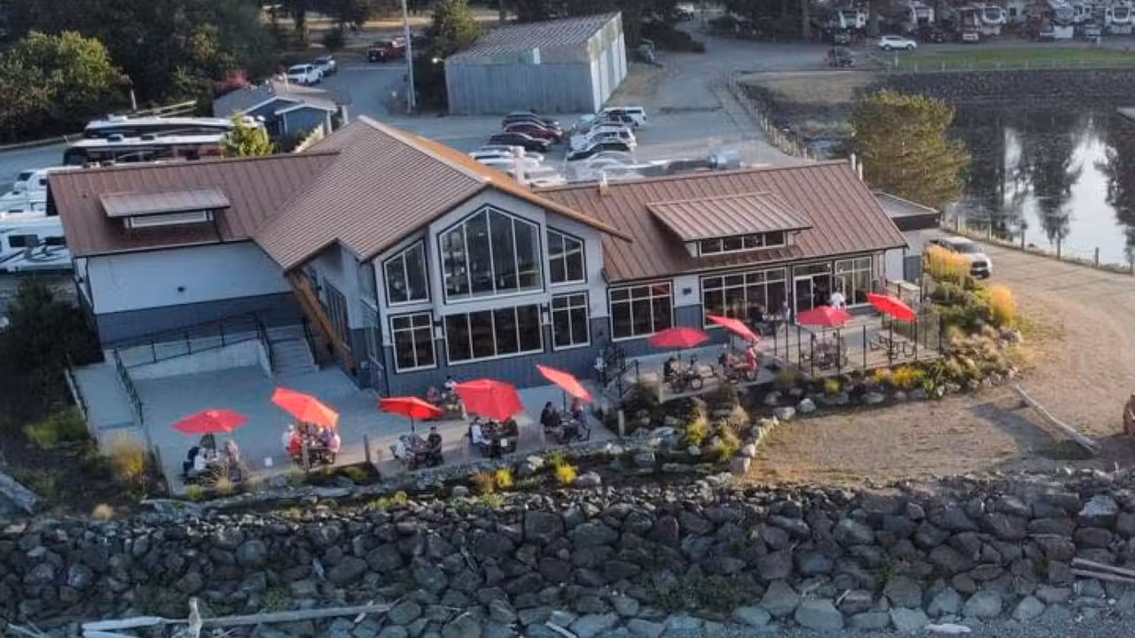 Exterior - Mattone Italian Kitchen, Campbell River, BC