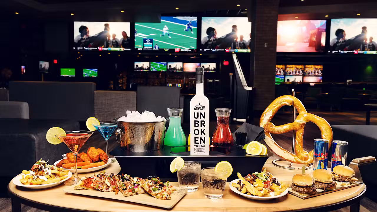 Bottle service &amp; Party Packages - DraftKings Sportsbook, East St. Louis, IL