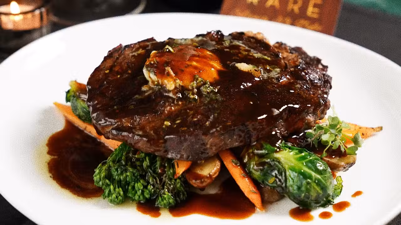Comida - Rare Restaurant, Peterborough, ON