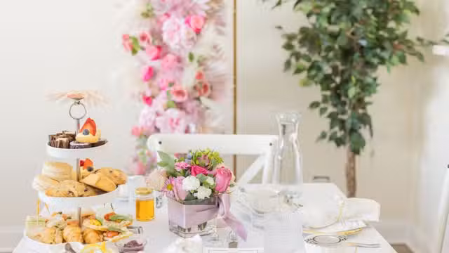 Een van Oak + Rose Tea Room restaurant