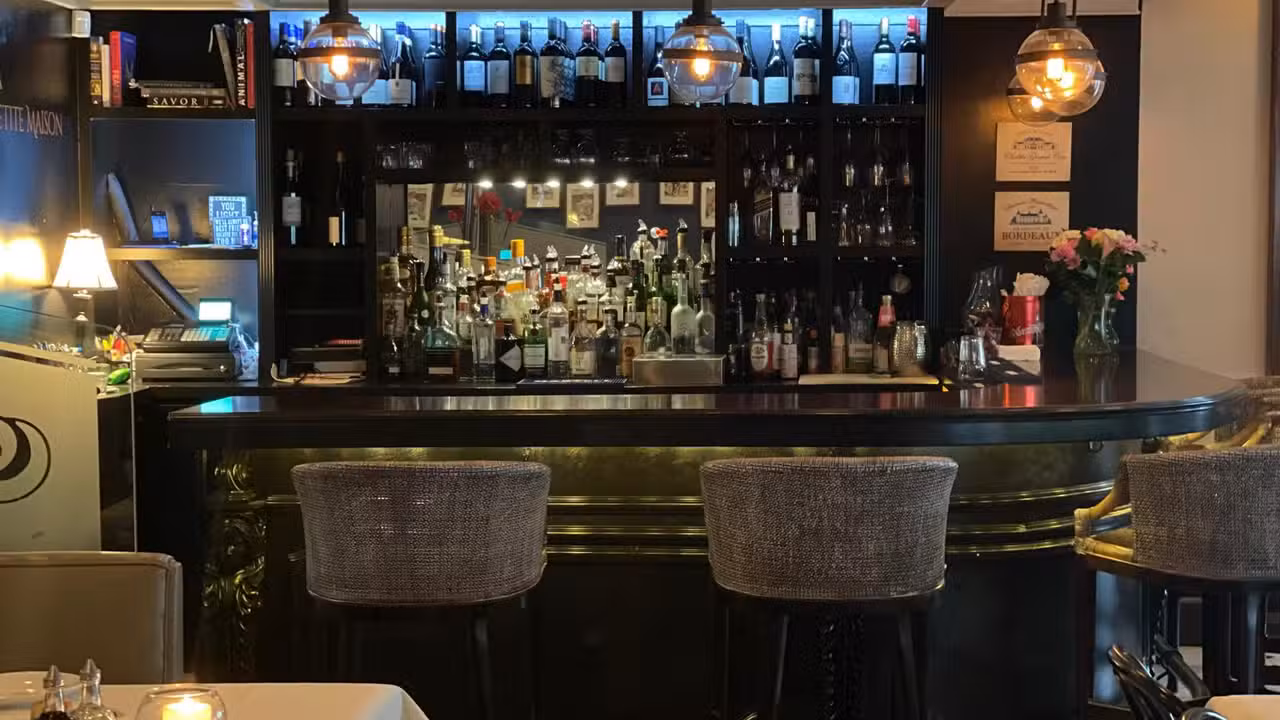 Interior - La Petite Maison - Atlanta, Sandy Springs, GA