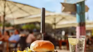 Foto von Wavecity - Kitchen & Bar Restaurant