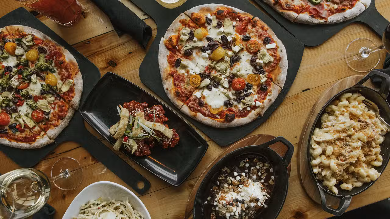 crust and crate table - Crust & Crate - Lansdowne, Ottawa, ON