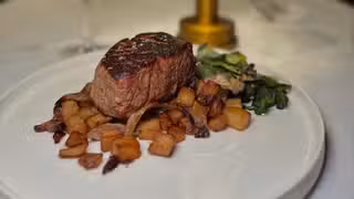 Una foto del restaurante James and Main