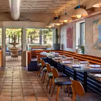 A photo of Maximo restaurant