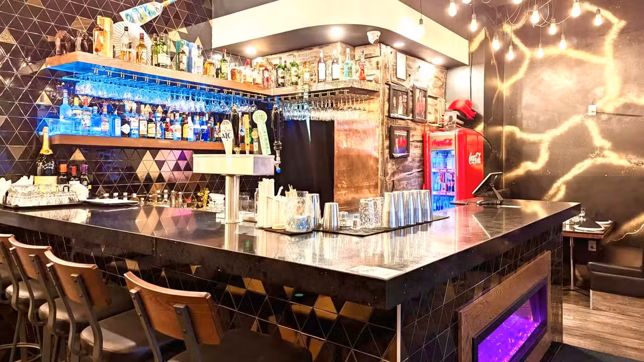 Rajdoot Restaurant, Calgary, AB