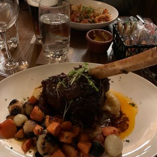 Golden Bee - The Broadmoor - Updated 2026, British Restaurant in Colorado  Springs, CO