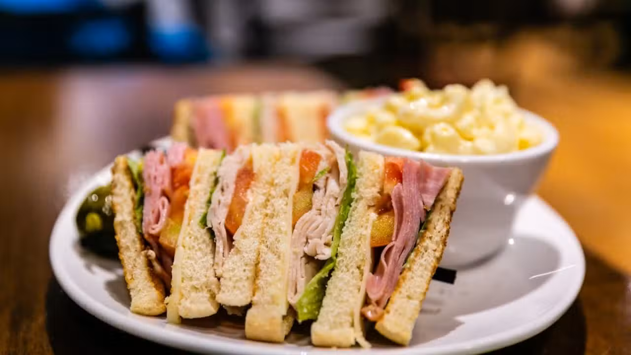 Manhattan Deli, Willoughby, OH