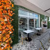 Foto del ristorante Bon Bouquet Cafe Mid Beach