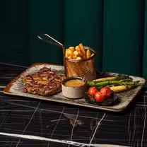 Una foto del restaurante Cartel Brasserie & Grill