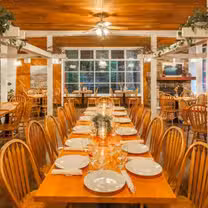 Una foto del restaurante Homestead Restaurant at Big Sur Lodge