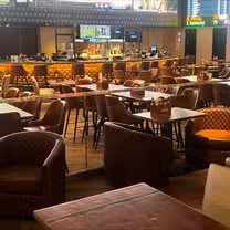 Foto del ristorante Churchill's Bourbon & Brew Bar & Grille