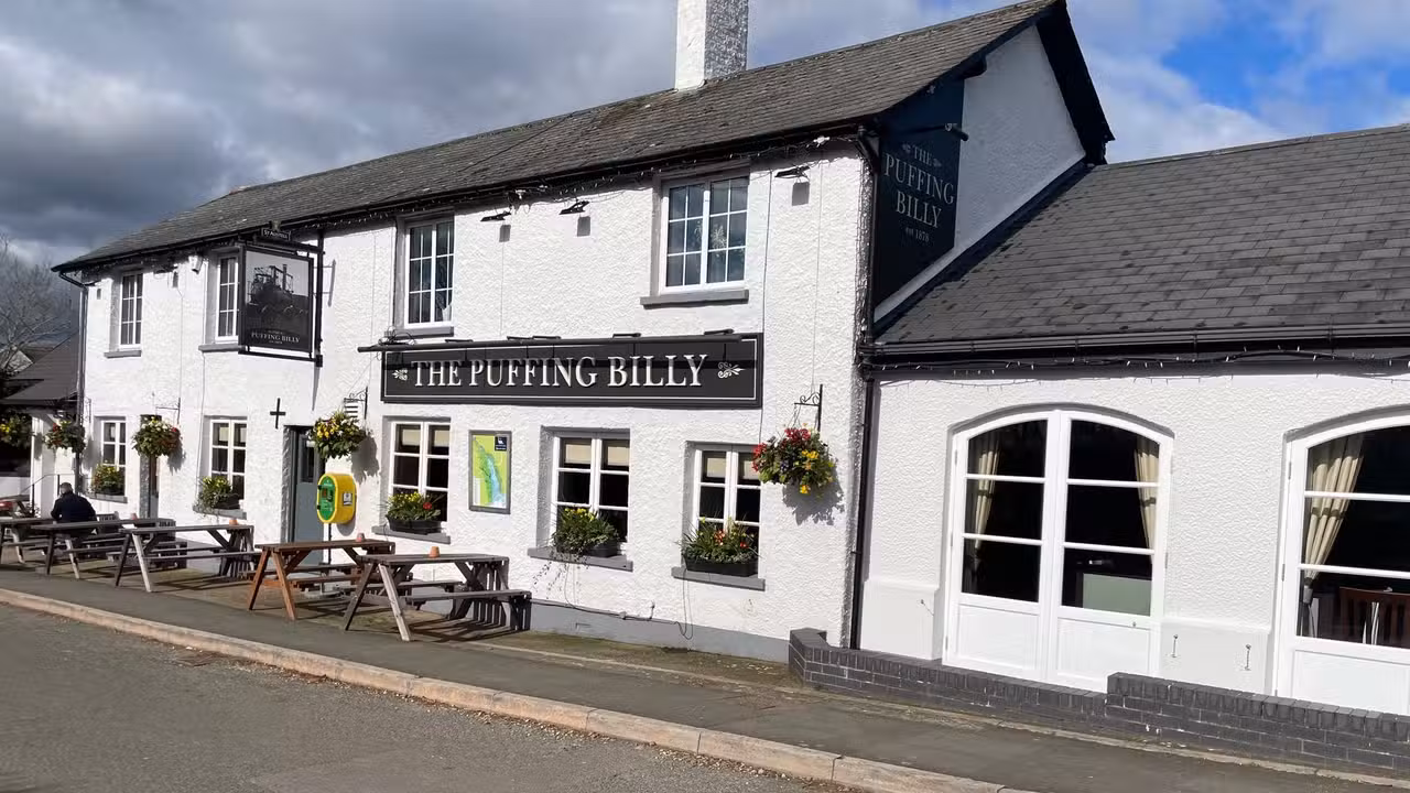 Exterior - The Puffing Billy Inn, Exeter, Devon