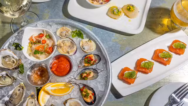 A photo of Bar Crudo - Divisadero St restaurant