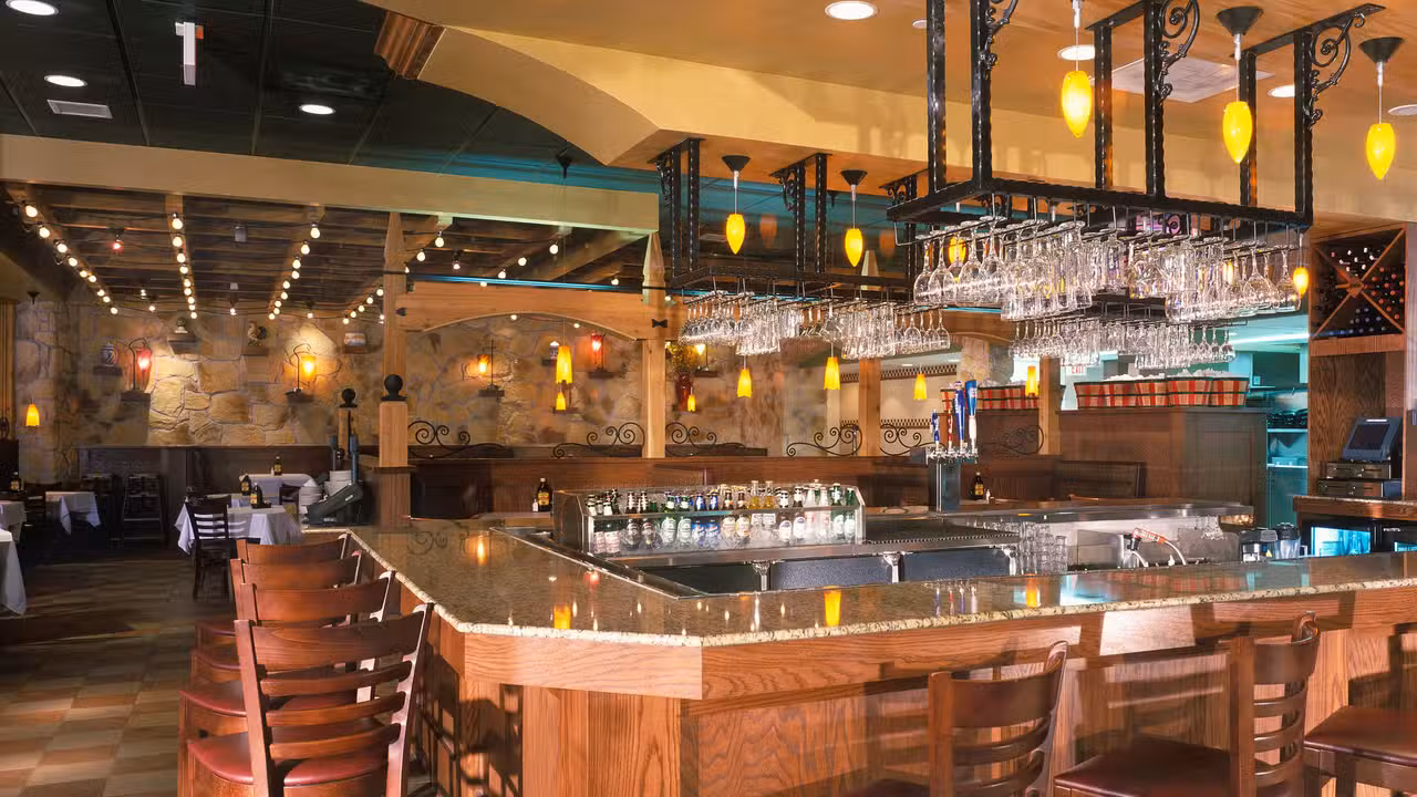 Romano's Macaroni Grill - Orlando Airport - Main Terminal, by Gates 1-59 access Pre-Security - MCOMGL01, Orlando, FL