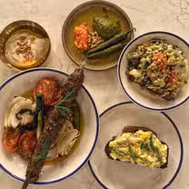 Una foto del restaurante Romi's
