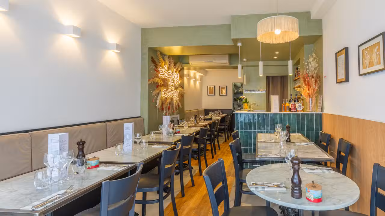 Une petite salle lumineuse, spacieuse et cosy  - Slow, Paris, Ile-de-France