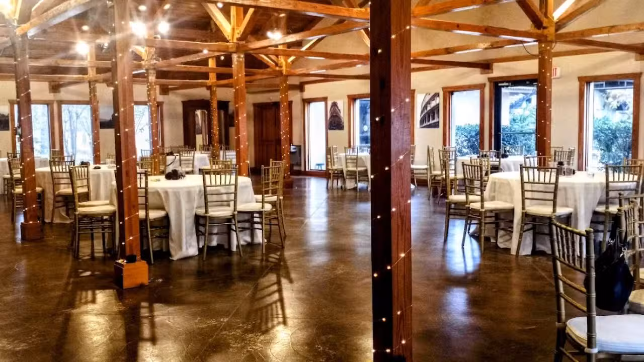 Interior - The Texas Star Bar & Grill, Beaumont, TX