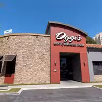 Foto von Oggi's Pizza & Brewing Co Restaurant