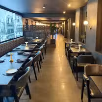 Une photo du restaurant The 71