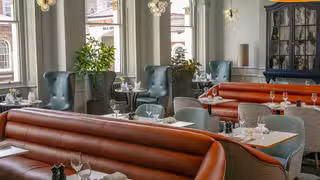 Una foto del restaurante V&A Restaurant