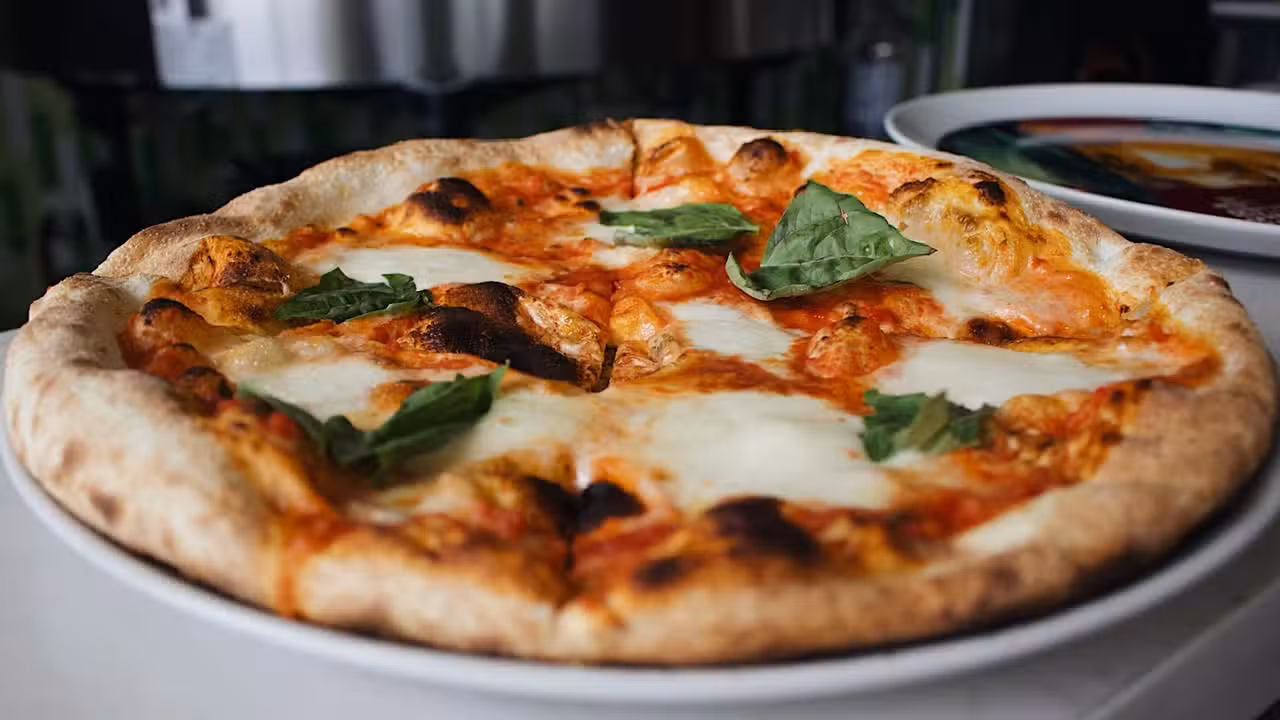 Vivo Pizza + Pasta Red Label (Etobicoke), Toronto, ON
