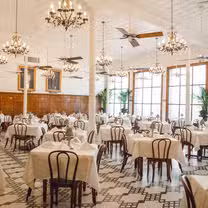 A photo of Arnaud's restaurant
