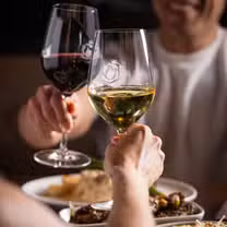 A photo of Rosewood Grill Strongsville restaurant