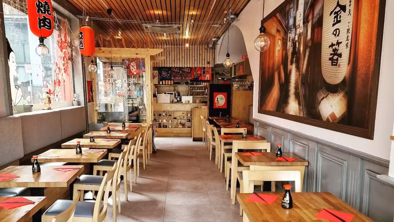 Interior - Eatokyo Noodles and Sushi Bar - Temple Bar, DUBLIN, DUBLIN