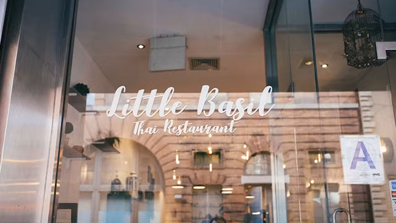 Buitenkant - Little Basil, New York, NY