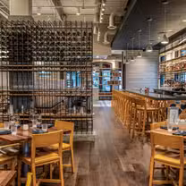 Una foto del restaurante Foundation Social Eatery