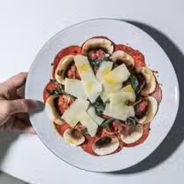 Una foto del restaurante La Embajada Gourmet