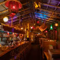 Een foto van restaurant McMenamins Nui Nui at Anderson School
