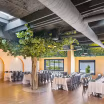 A photo of Guapo's restaurant