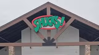 SHUCKS!の写真