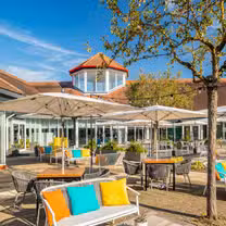 A photo of Holiday Inn - Aylesbury restaurant