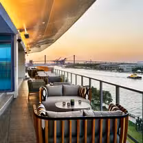 Una foto del restaurante Lavender Rooftop Kitchen & Bar