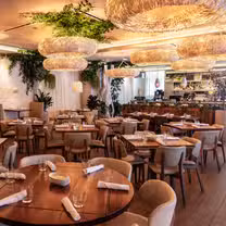 Una foto del restaurante Ema - River North
