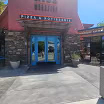 Rise Woodfire Pizza & Rotisserie - Santa Claraの写真