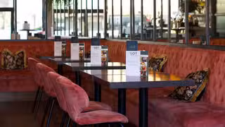 Una foto del restaurante Lot Bar & Restaurant