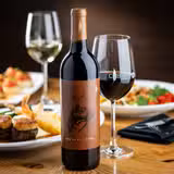 Wine Tastings and Rotating Chef Recommendations foto