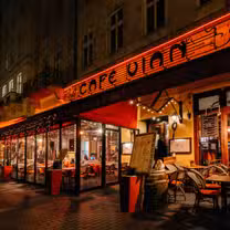 Een foto van restaurant Café Vian Liszt Ferenc Square