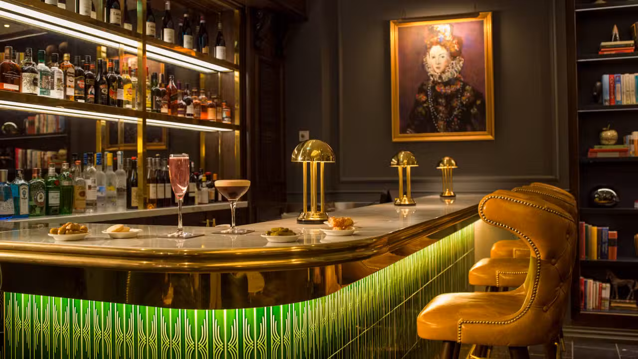 Interior - The Bar at The Guardsman, London, Greater London