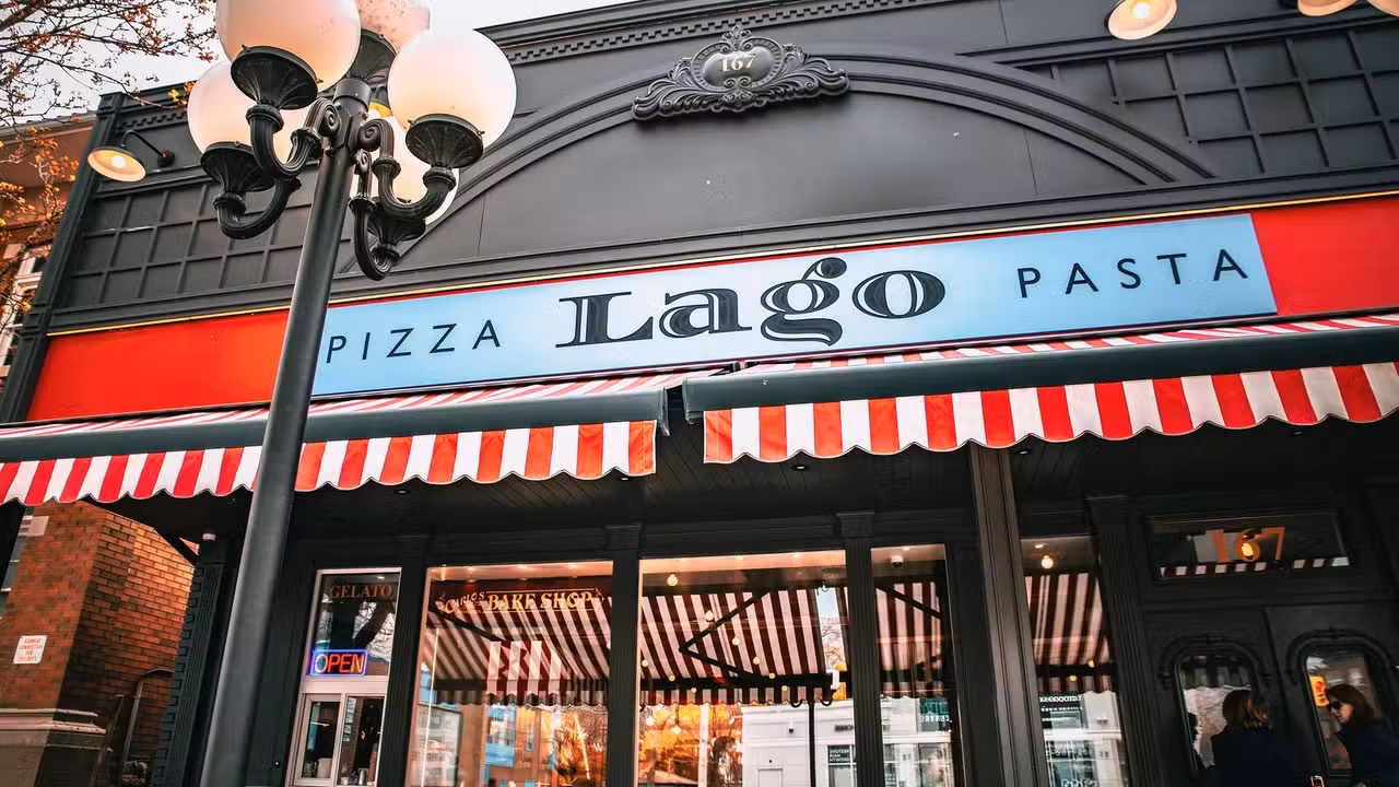 Lago Pizza & Pasta Bar, Mississauga, ON