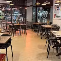 A photo of Cañas y Tapas - Diagonal Mar restaurant