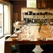 Una foto del restaurante The Refectory at Fowlescombe Farm