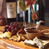 Una foto del restaurante The Lane Winebar