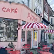 A photo of Pique Café restaurant